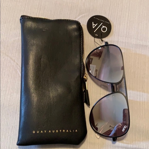 QUAY X KYLIE Iconic Aviator Sunglasses Mirror - Picture 5 of 5